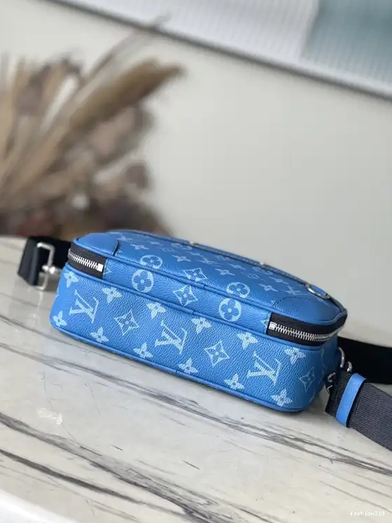 VUITTON LOUIS Alpha-24*16*8 cm Nano 0413